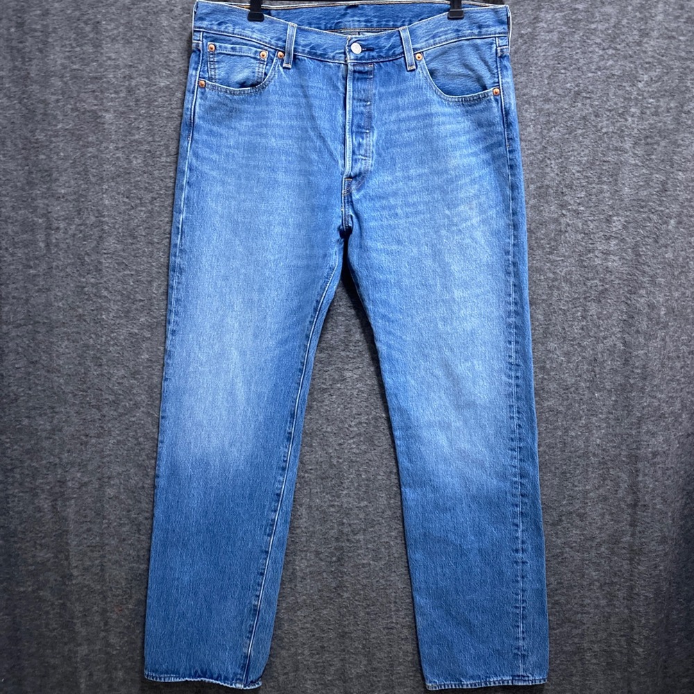 Levis 501 Jeans Mens 36x34 Blue Medium Wash Button Fly Denim Workwear Casual‎